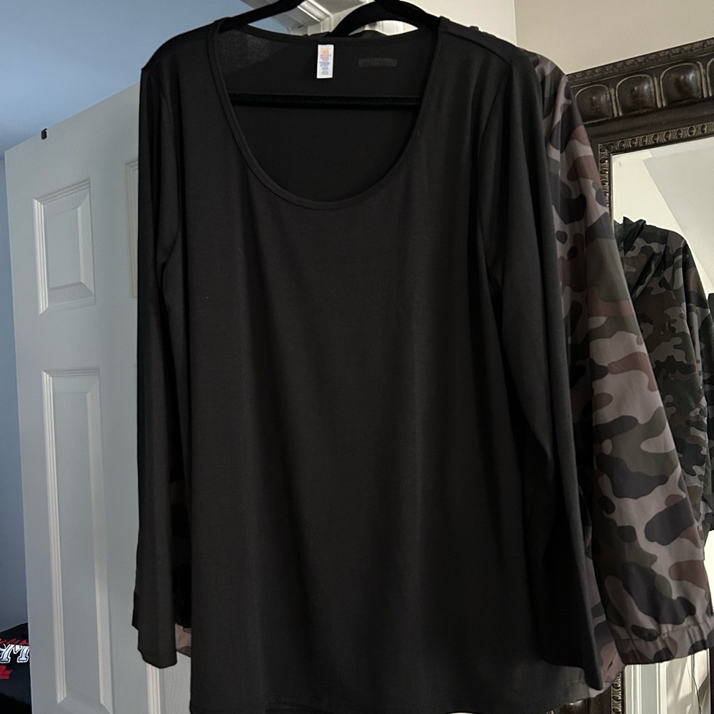NWOT Lularoe lennae